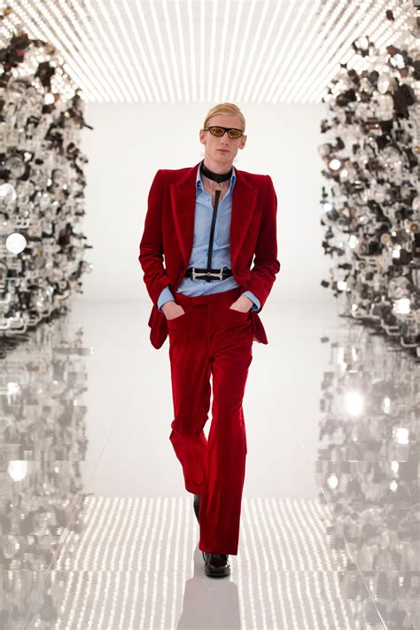 tom ford gucci red suit|Tom Ford Gucci designer.